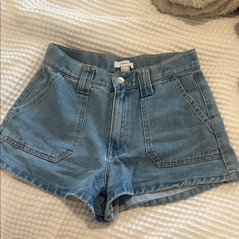 Forever 21 Classic Blue Jean Shorts size small